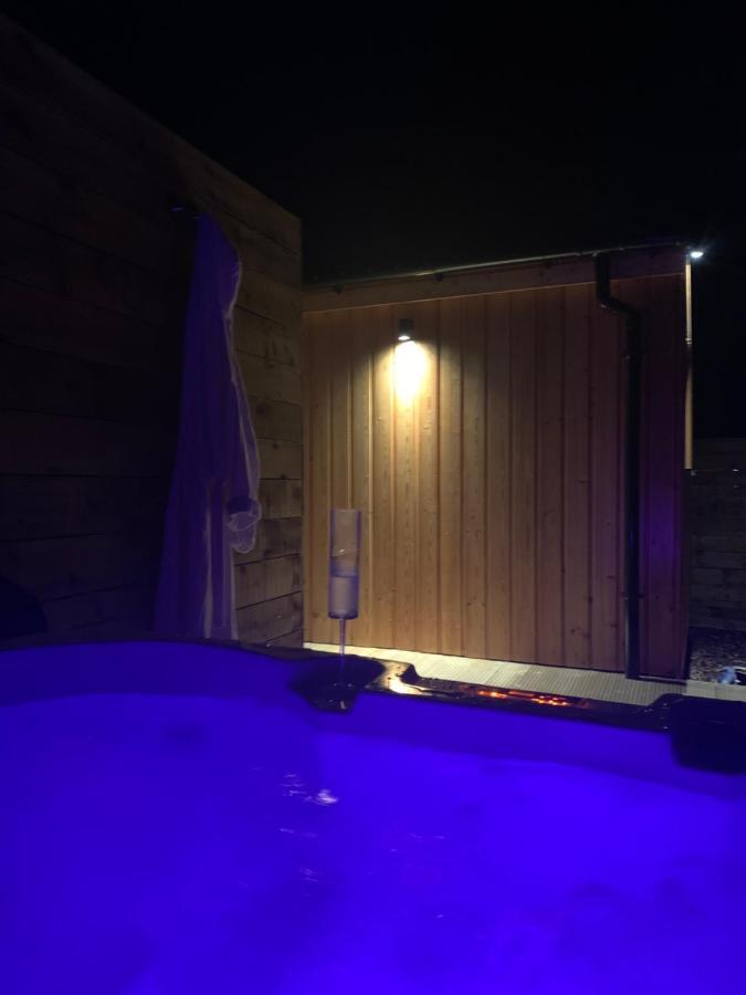 River Huts, Highland River Retreat With Hot Tub Inverness Exteriör bild