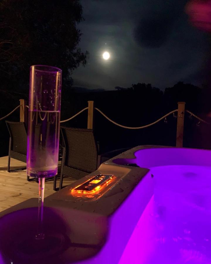 River Huts, Highland River Retreat With Hot Tub Inverness Exteriör bild