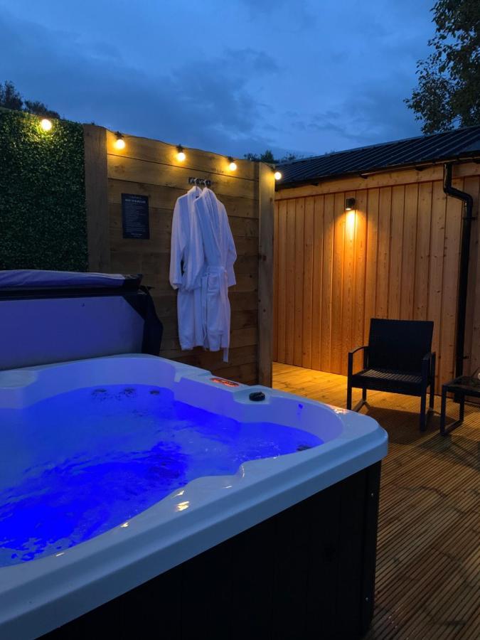 River Huts, Highland River Retreat With Hot Tub Inverness Exteriör bild
