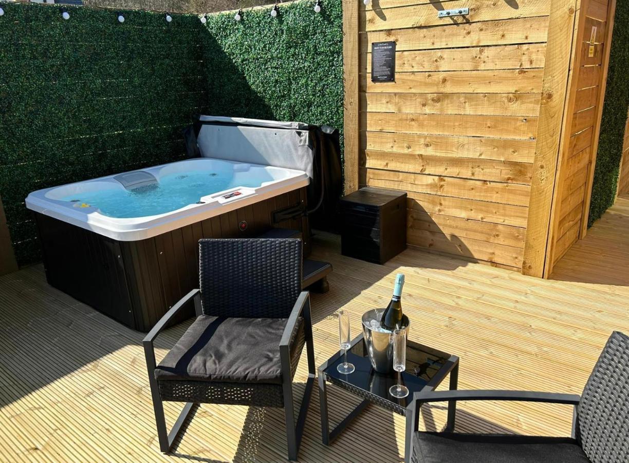 River Huts, Highland River Retreat With Hot Tub Inverness Exteriör bild